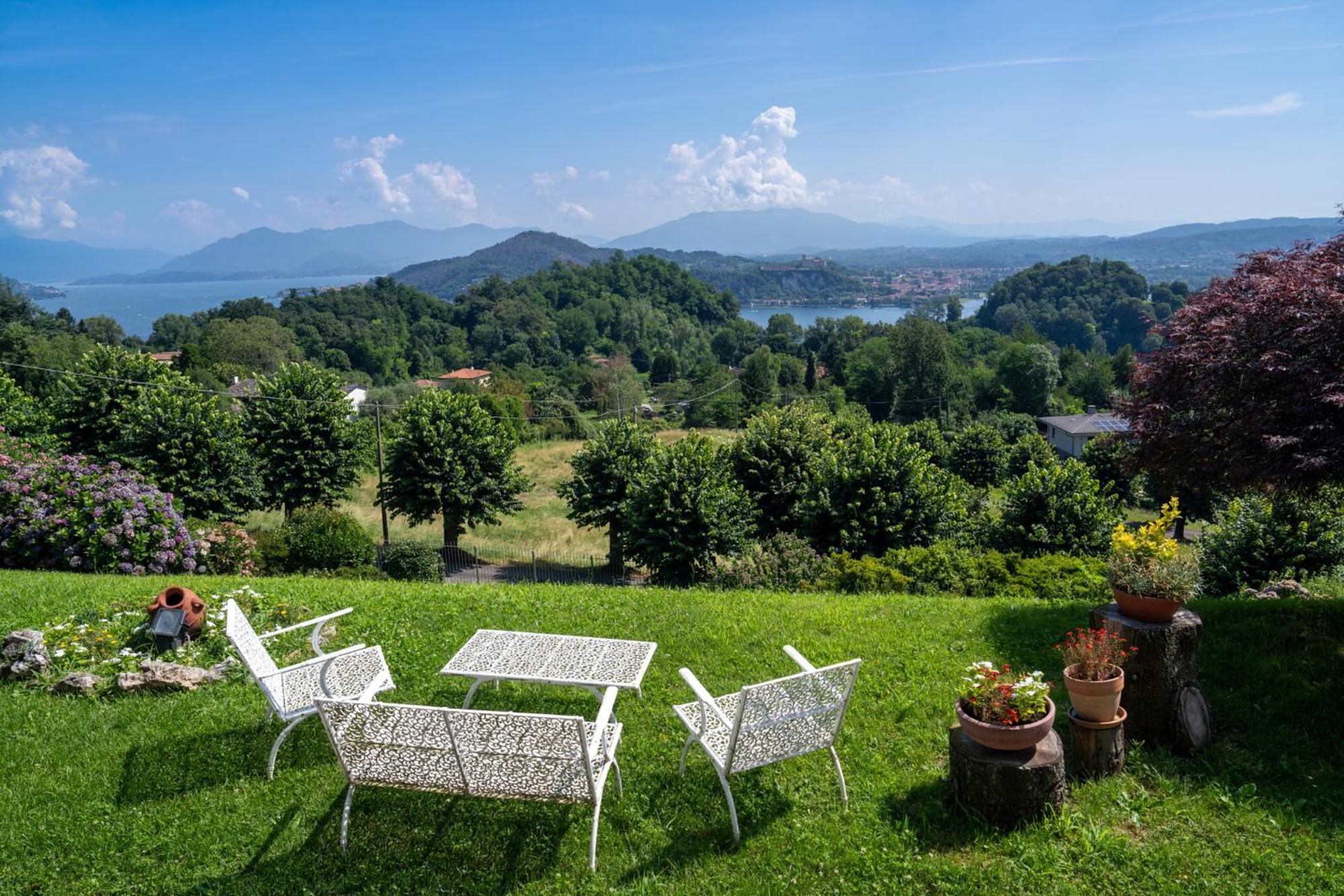 Belvedere Sul Lago Arona Exteriör bild